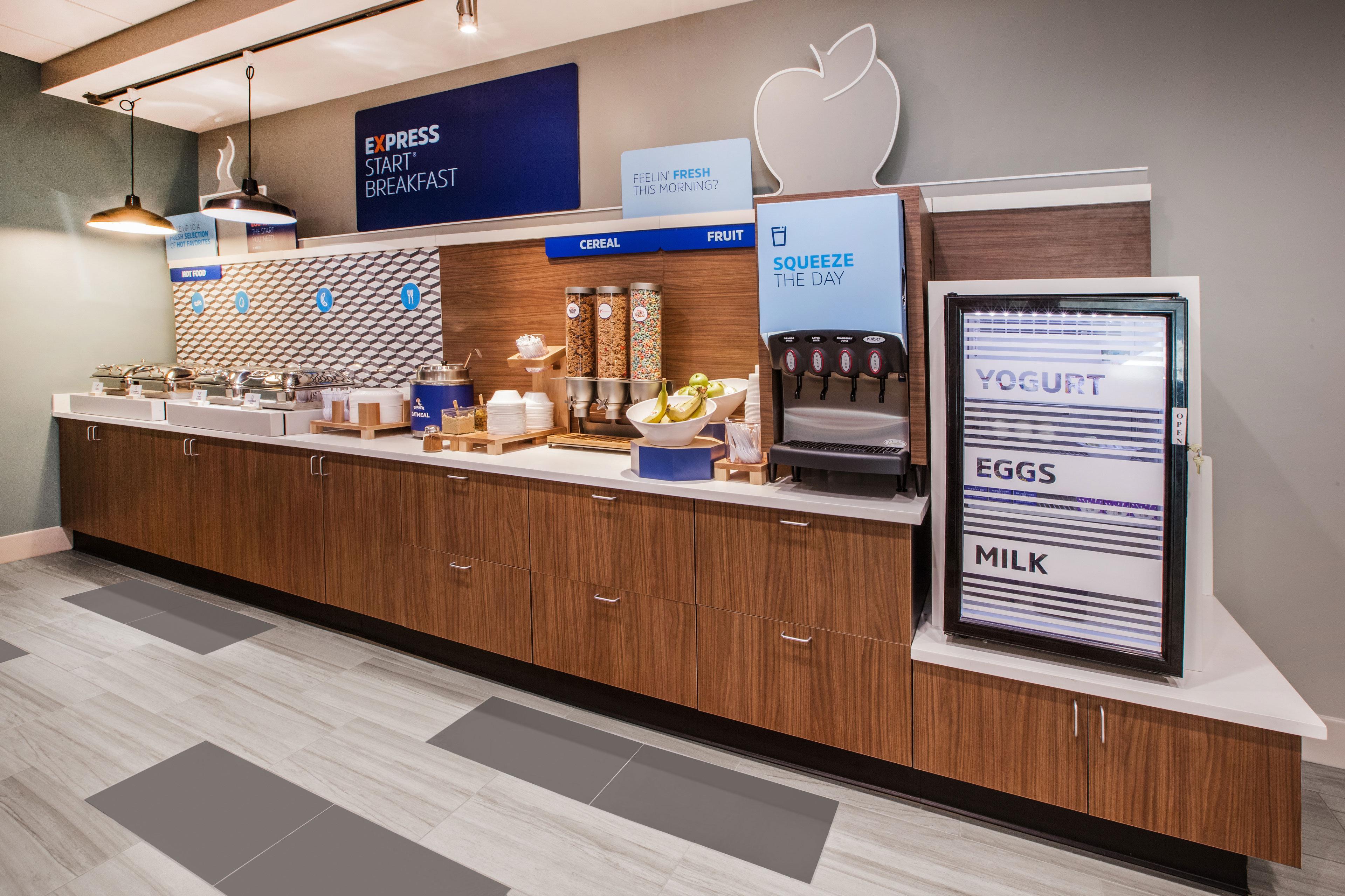Holiday Inn Express Kansas City - At The Legends! By Ihg Bonner Springs Exterior foto