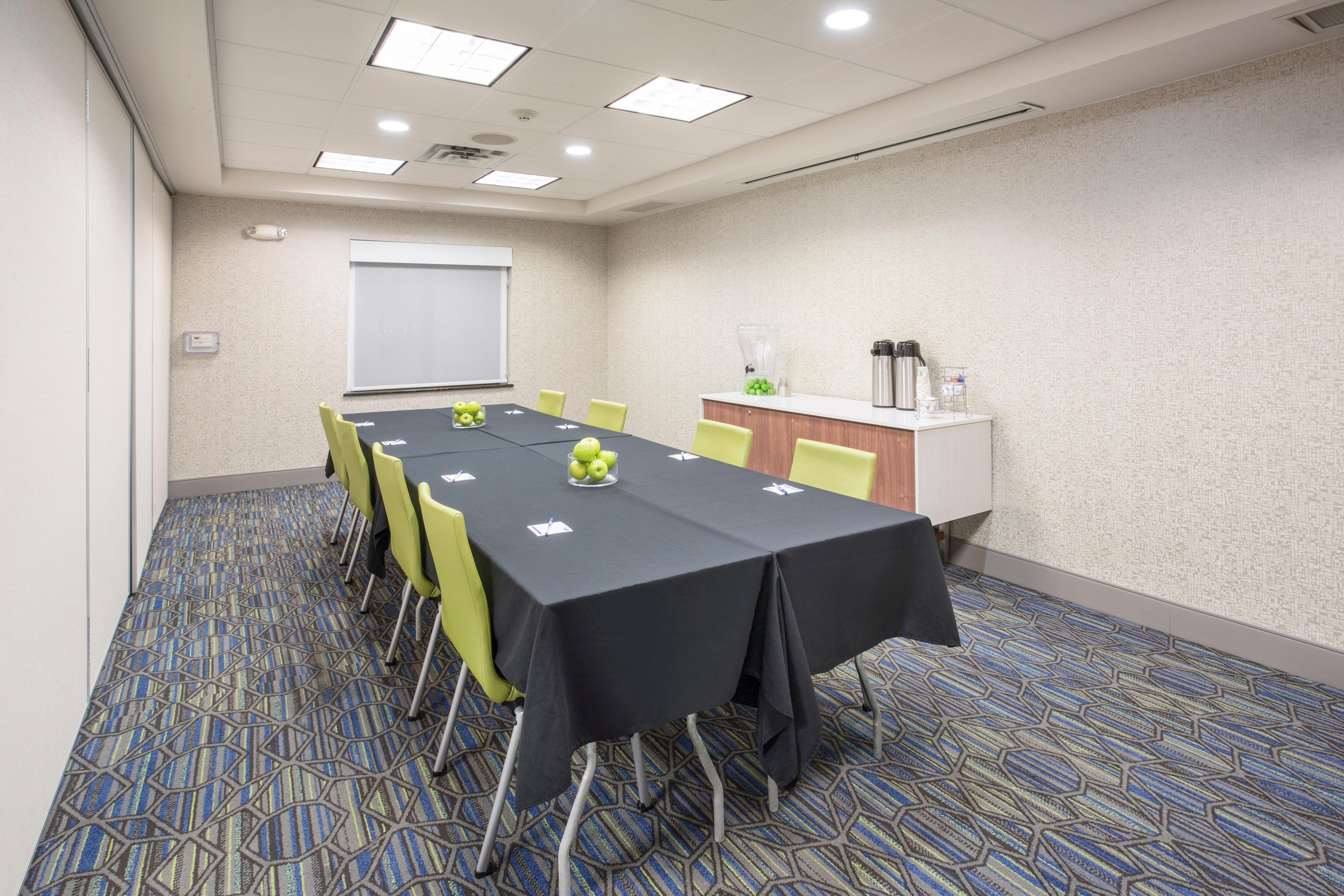 Holiday Inn Express Kansas City - At The Legends! By Ihg Bonner Springs Exterior foto